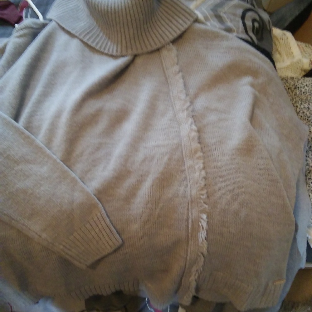 Ivanka Trump ladies pullover cowl/turtleneck
